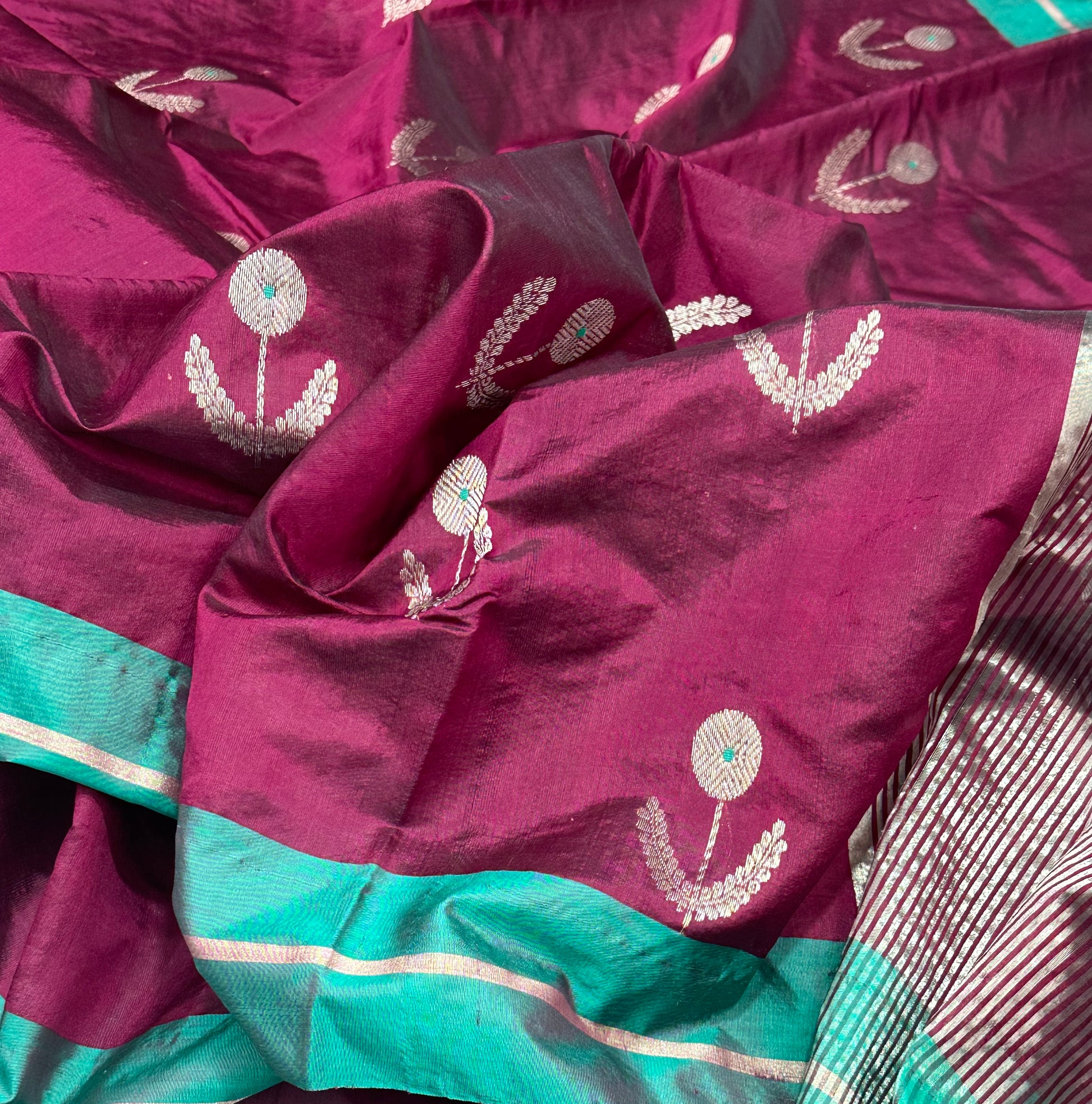 Chanderi handwoven pure silk saree mashru resam border Chanderi saree wala